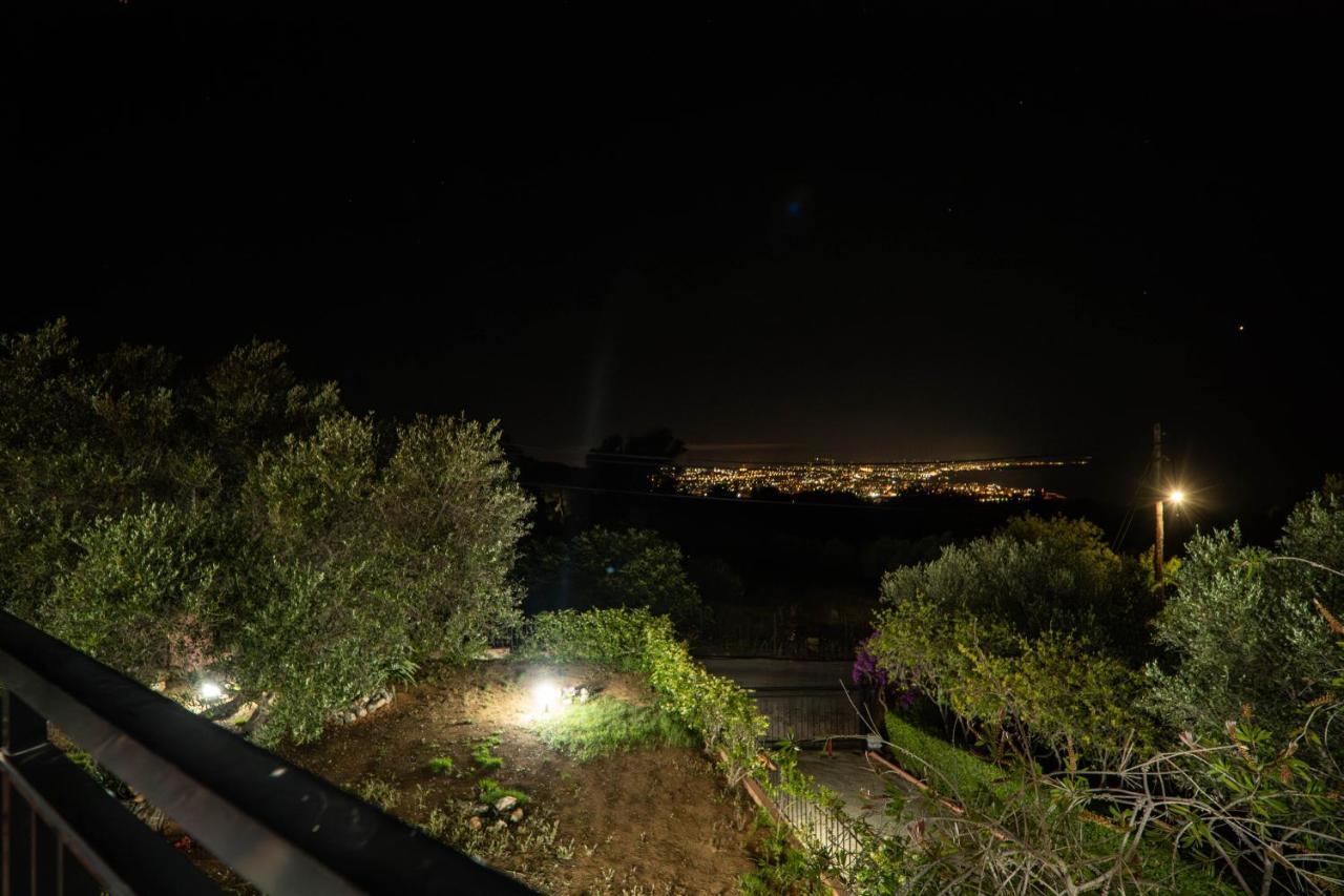 Silva, Garden & Sea View, 3 Bedroom -10 Min Drive From Center Villa